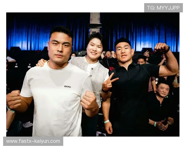 上海格斗之夜展现中国粉丝热情,未来将办更多赛事 上海格斗之夜展现中国粉丝热情,未来将办更多赛事