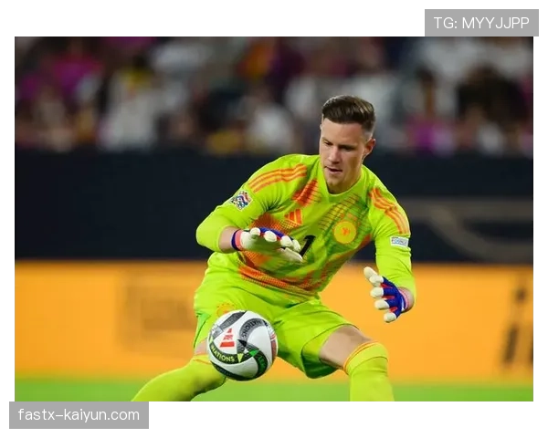 赫罗纳门将特尔施特根腿筋受伤，预计将缺席两个月左右